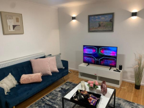 New Modern house in Reading with free parking